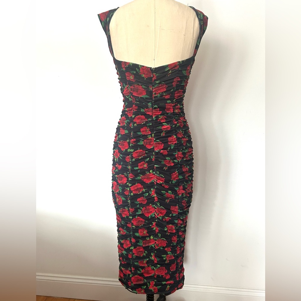 NWT NBD ROBIN RUCHED MIDI DRESS.
SIZE S - Picture 7 of 10